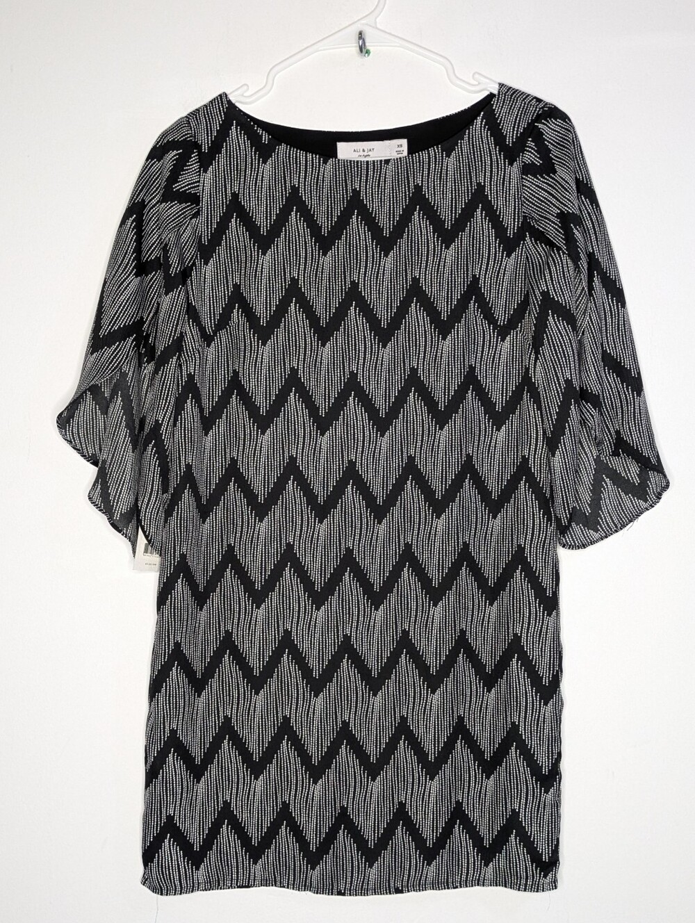 NWT Ali & Jay Black Get Zig Zag Short Flutter Sleeve Dress XS